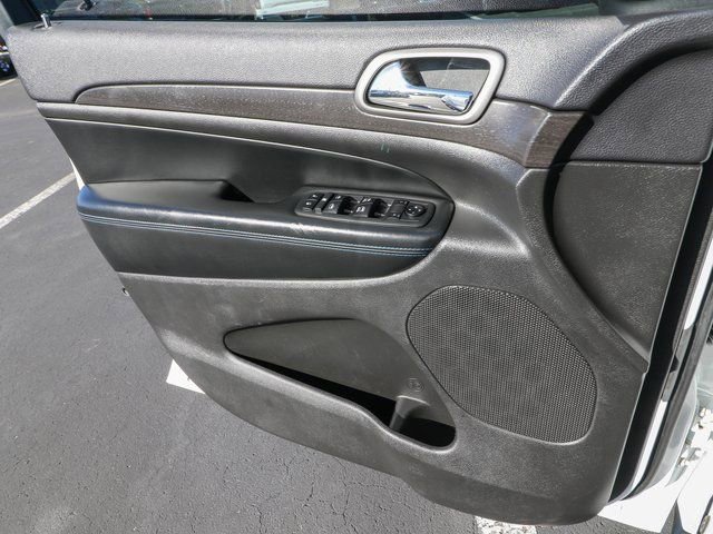 Used 2018 Jeep Grand Cherokee Laredo image 12