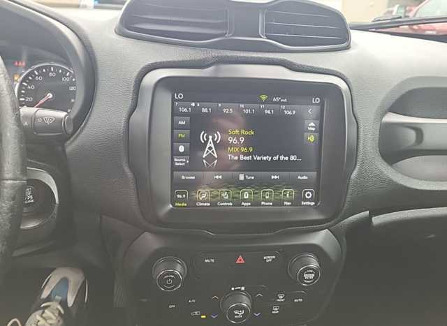 Used 2019 Jeep Renegade Limited w/ UConnect 8.4 Nav Group image 5