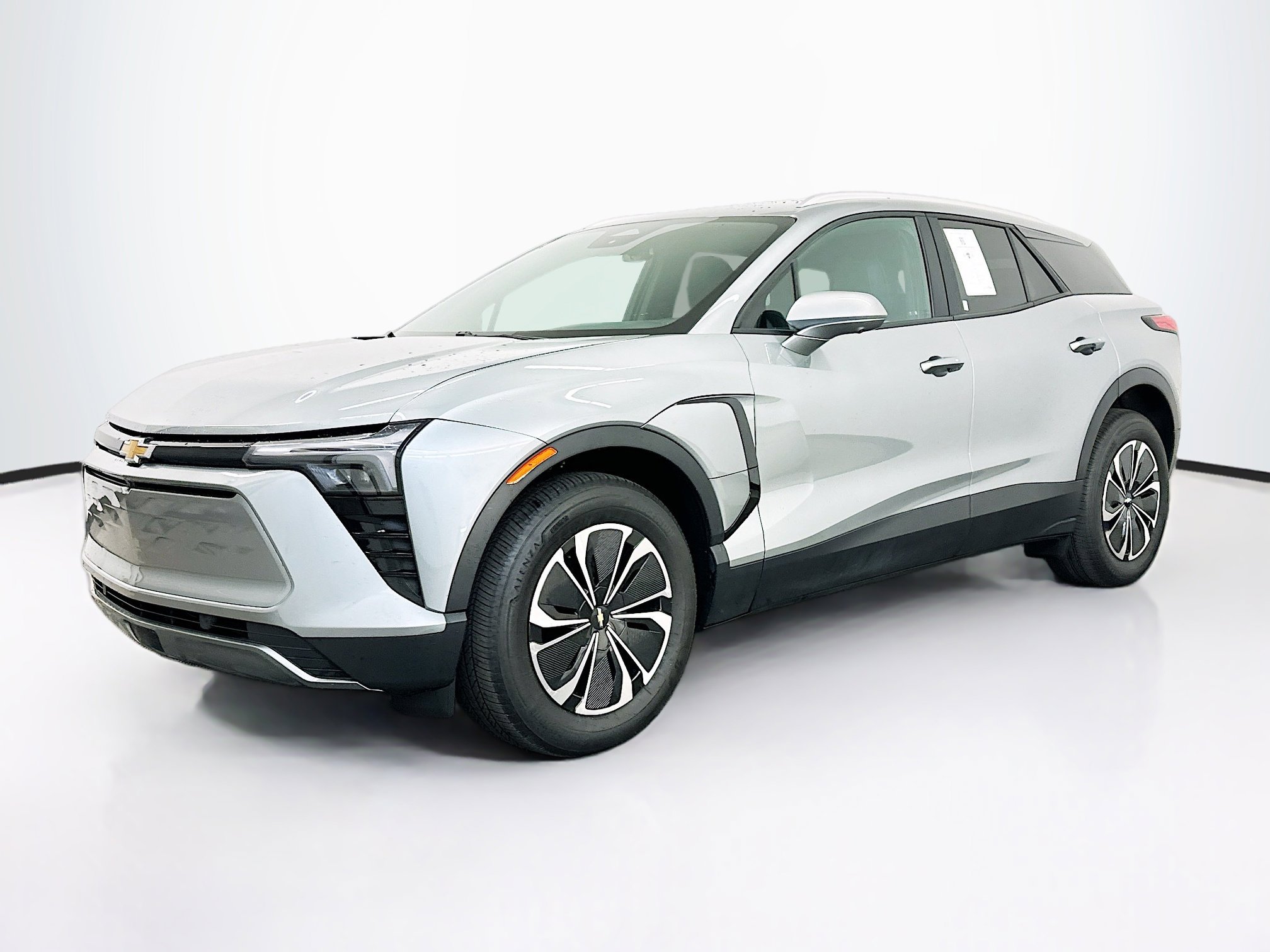 Used 2024 Chevrolet Blazer EV LT AWD/4WD image 3