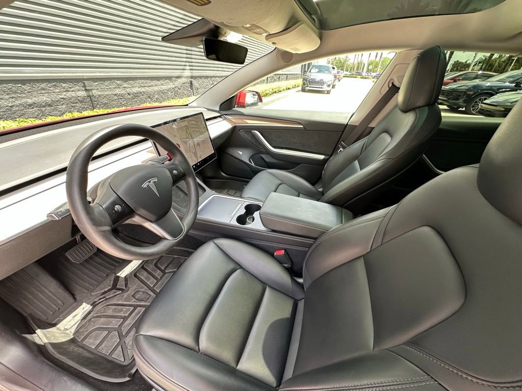 Used 2021 Tesla Model 3 Standard Range Plus RWD image 4