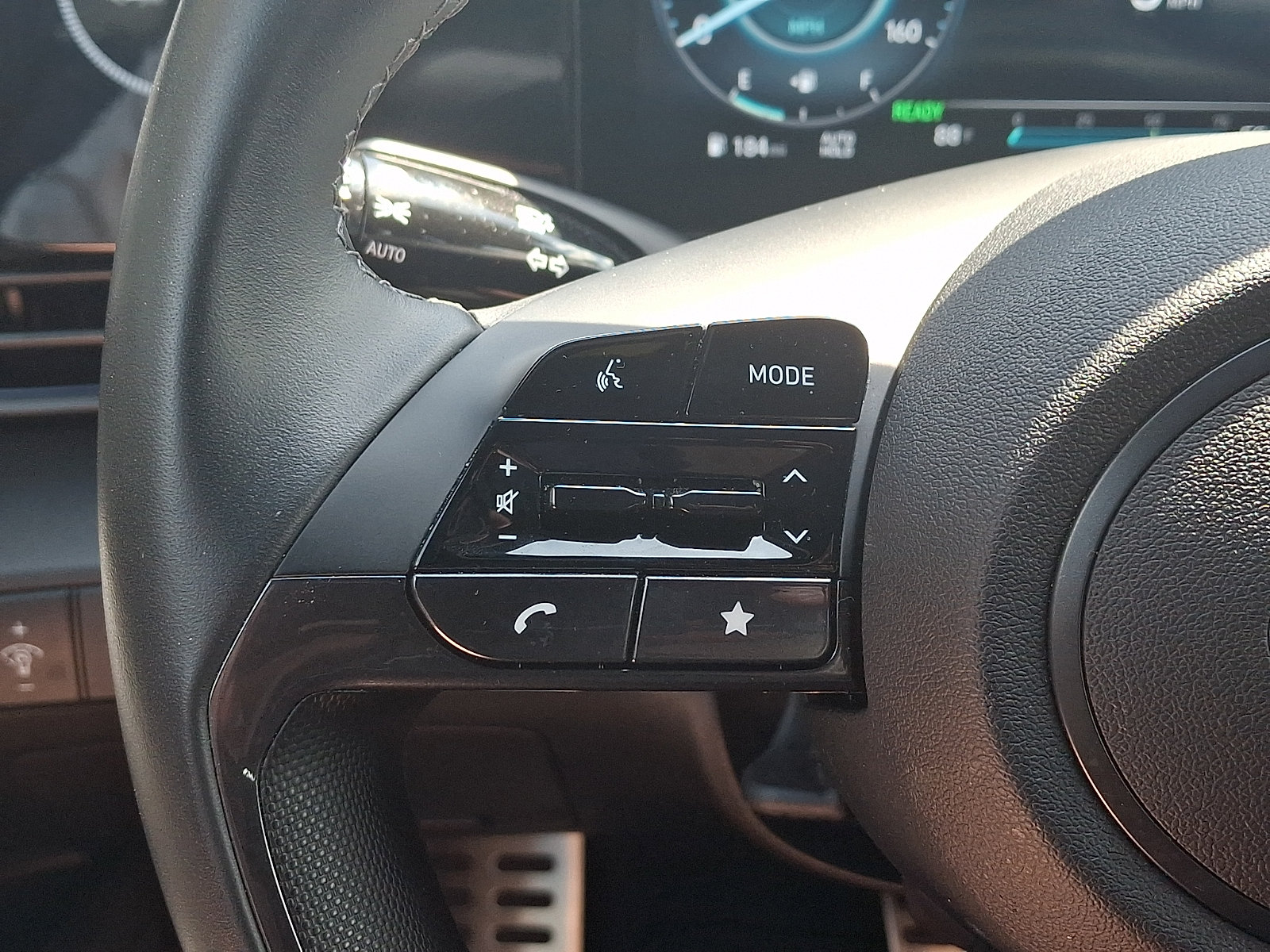Used 2025 Hyundai Elantra SEL FWD image 21