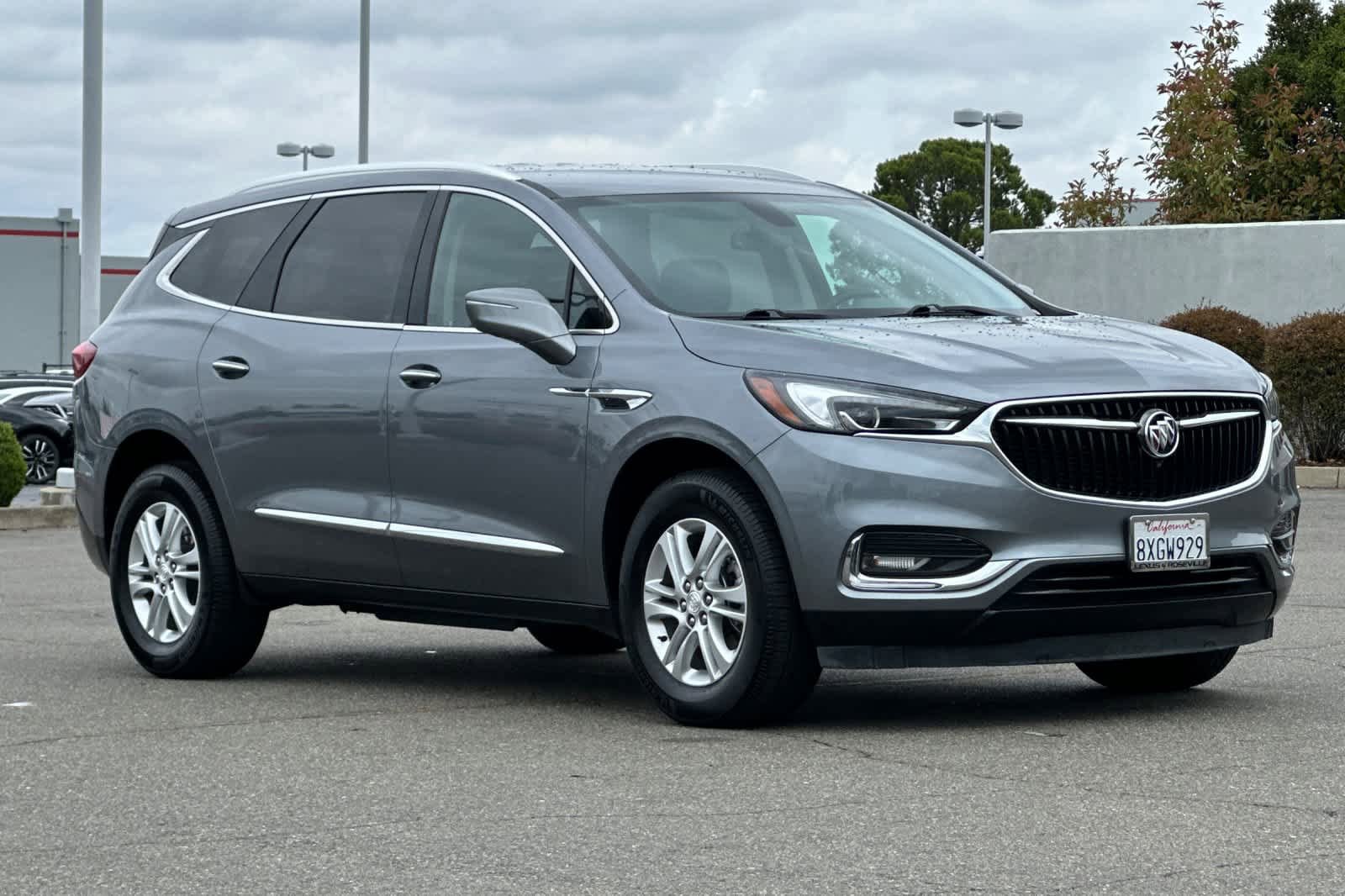 Used 2021 Buick Enclave Essence w/ Sound and Sites Package FWD image 5