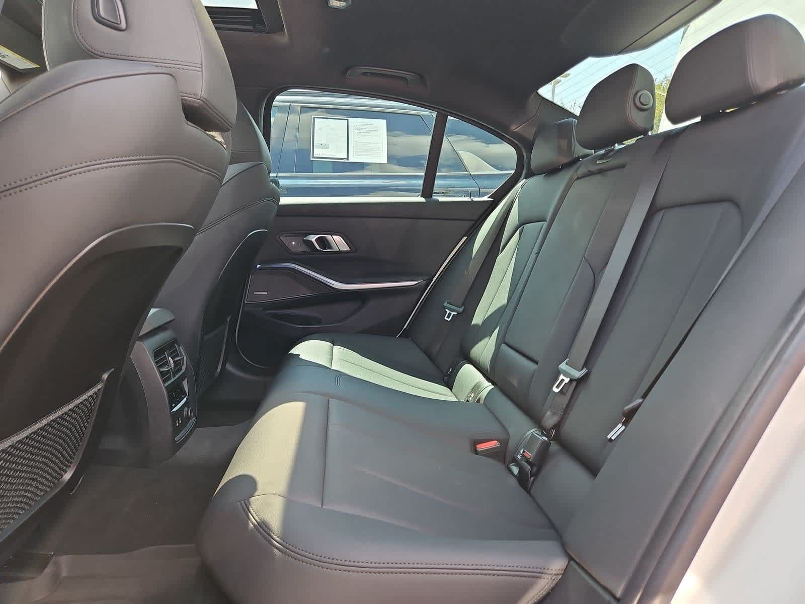 Used 2019 BMW 330i Sedan w/ Premium Package RWD image 18