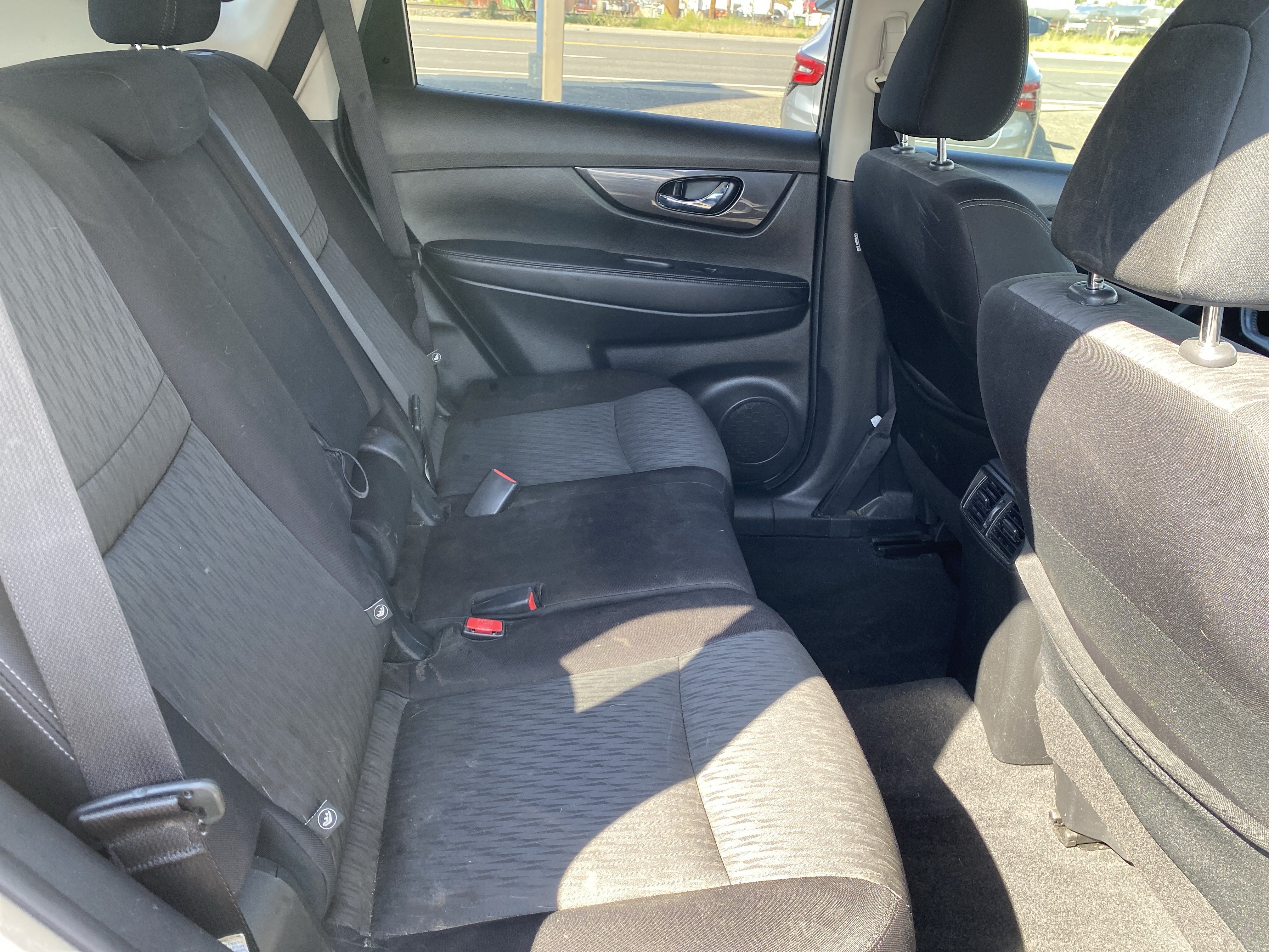 Used 2020 Nissan Rogue SV FWD image 26