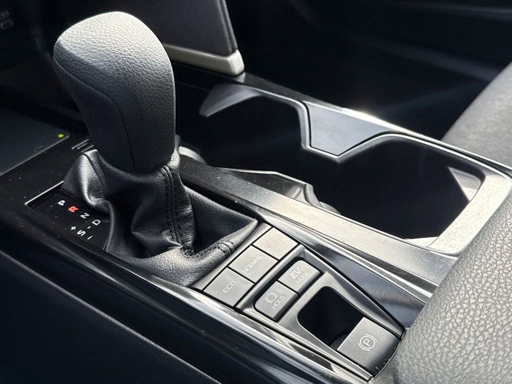 Used 2025 Toyota Camry LE image 24