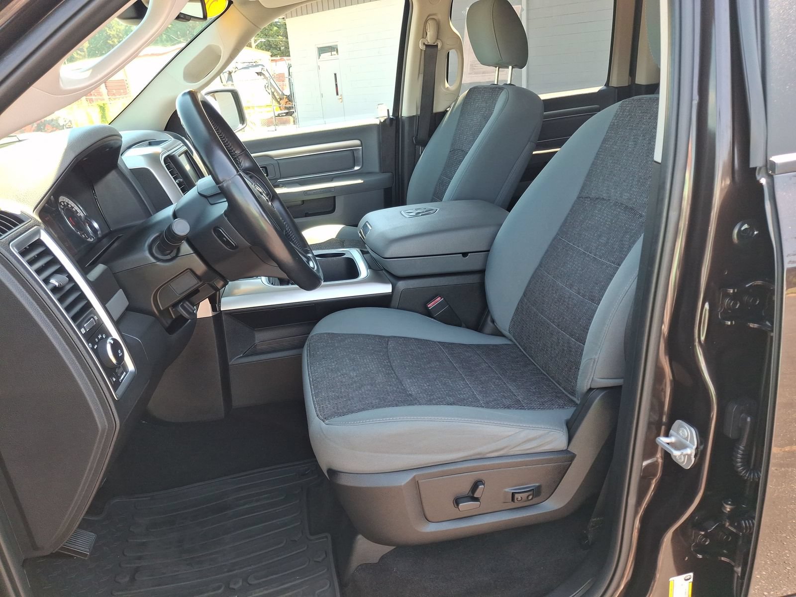 Certified 2017 RAM 1500 Big Horn AWD/4WD image 19