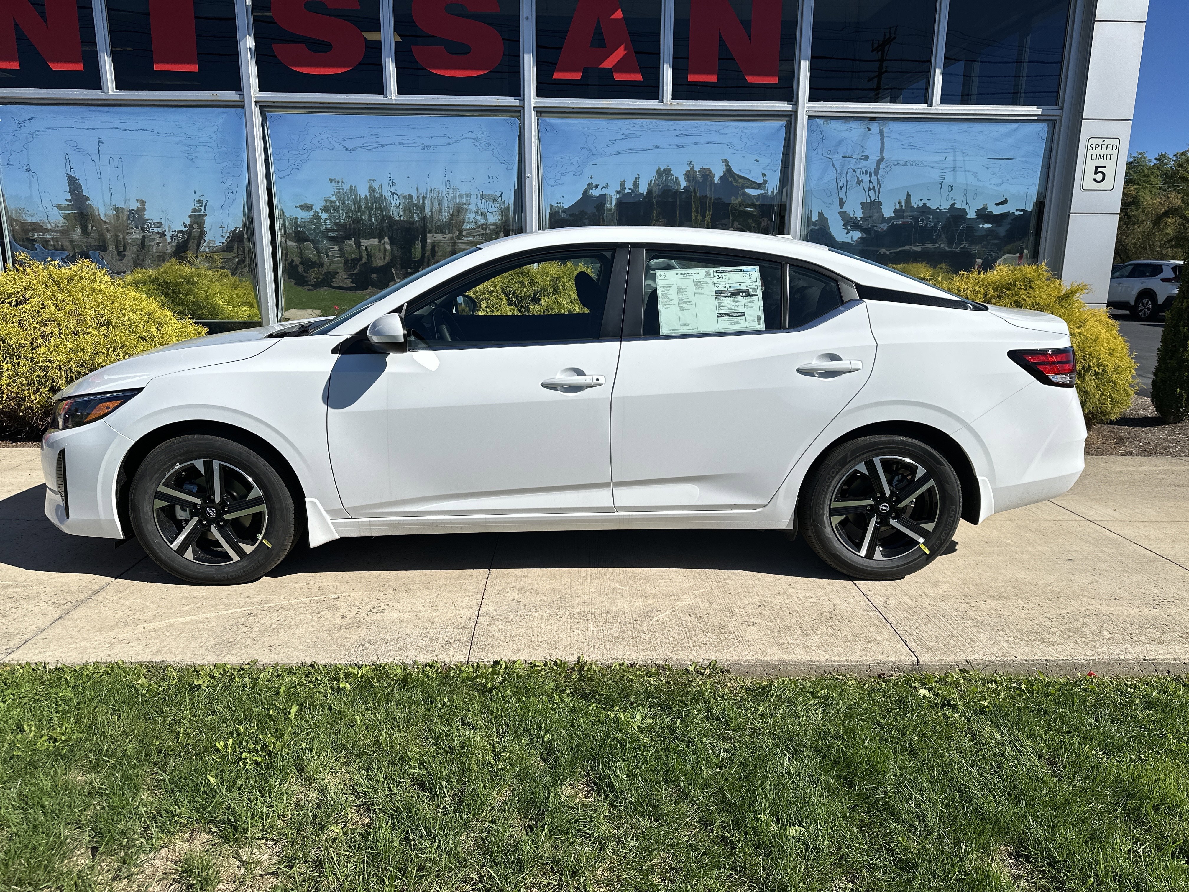 New 2025 Nissan Sentra SV image 3