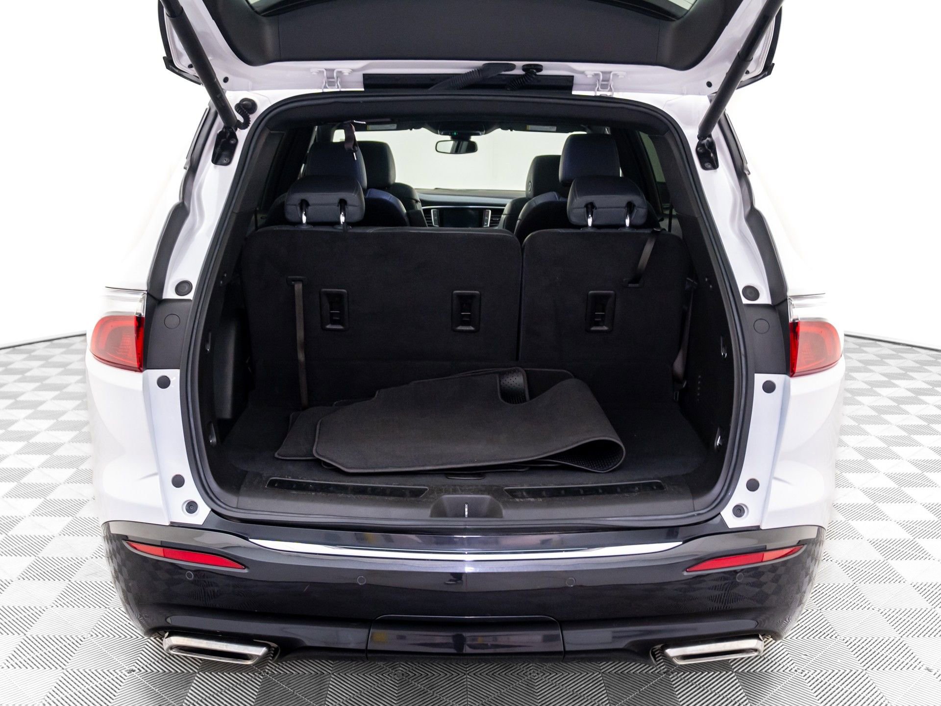 Used 2023 Buick Enclave Essence w/ Experience Buick Package image 34