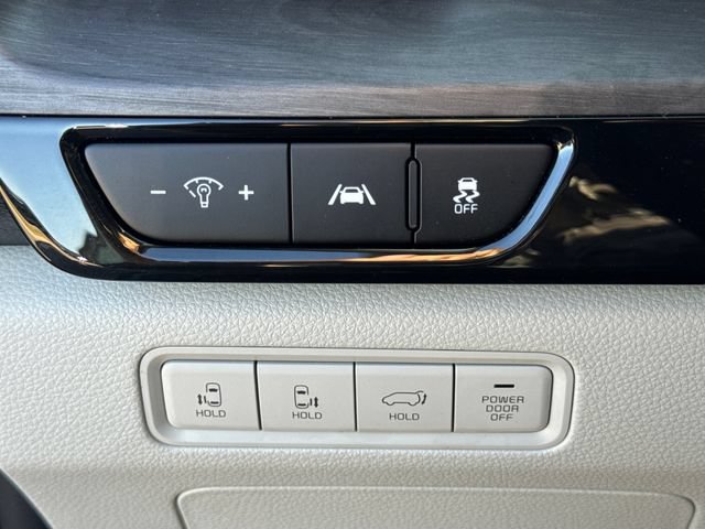 Used 2024 Kia Carnival EX FWD image 26