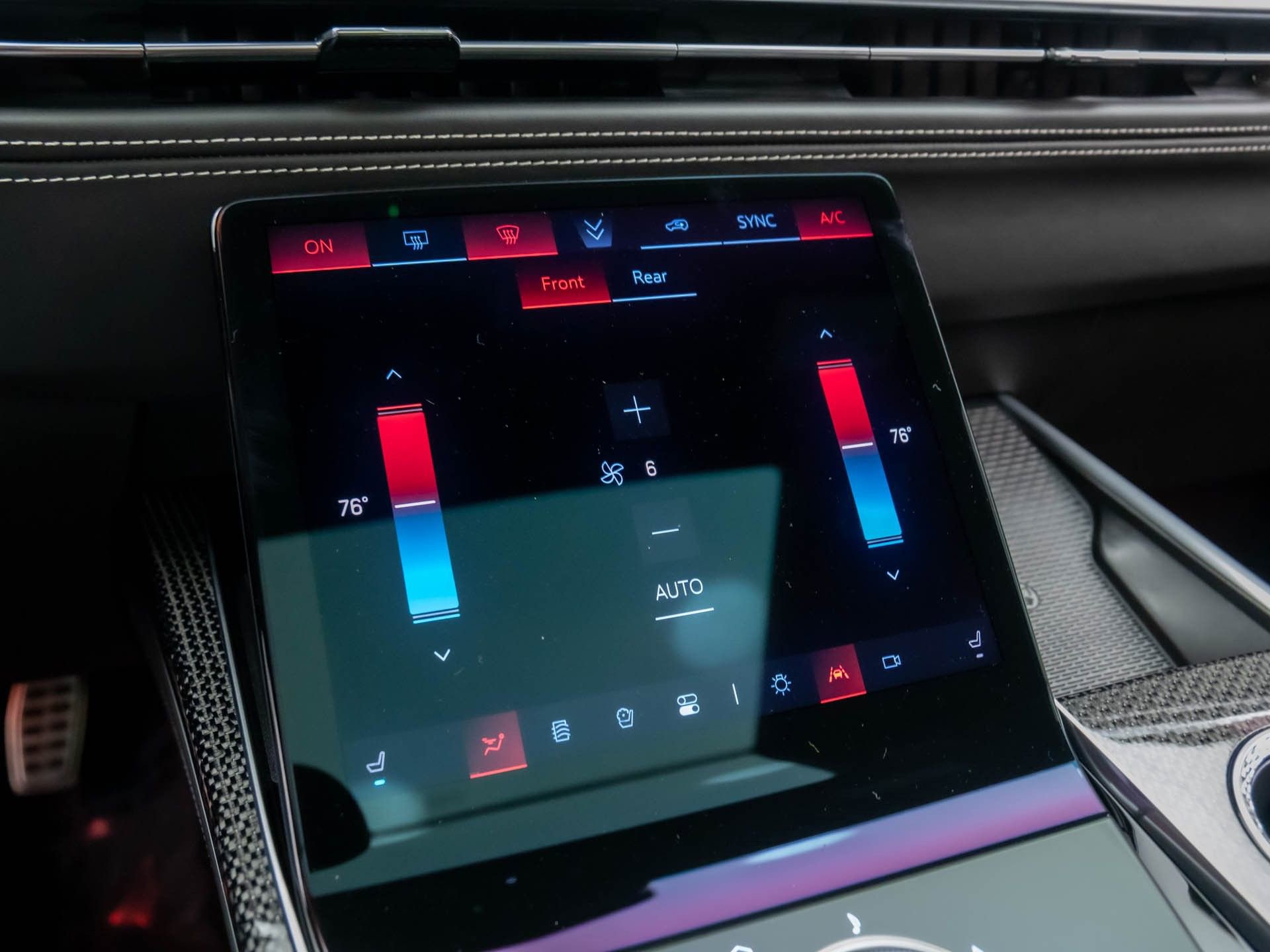 Used 2025 Cadillac Escalade V w/ LPO, ONYX Package image 26