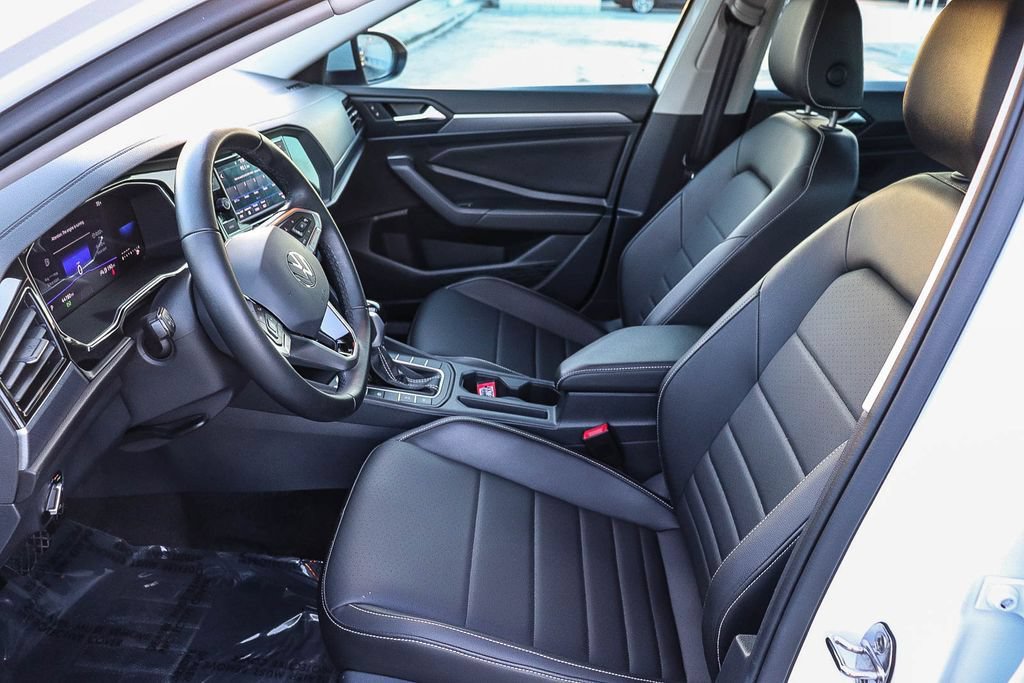 Used 2023 Volkswagen Jetta SE FWD image 20