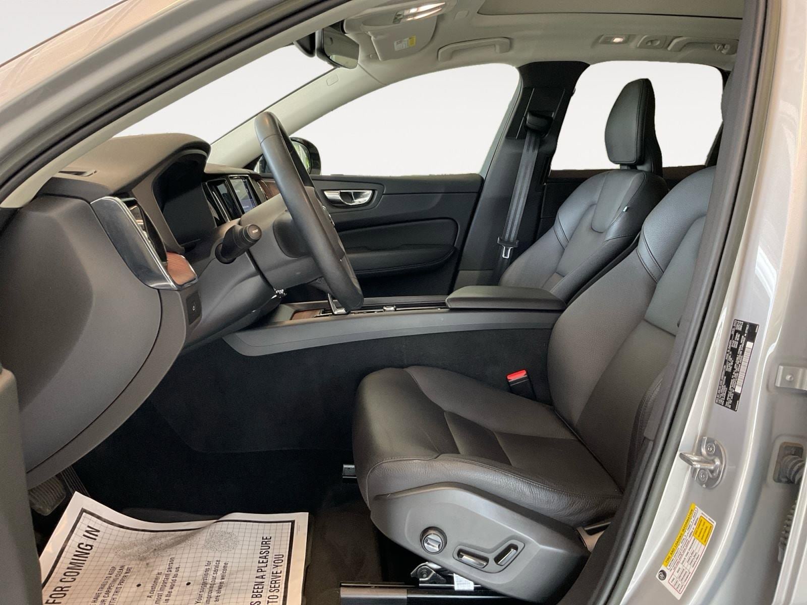 Certified 2023 Volvo XC60 B5 Plus w/ Climate Package AWD/4WD image 9