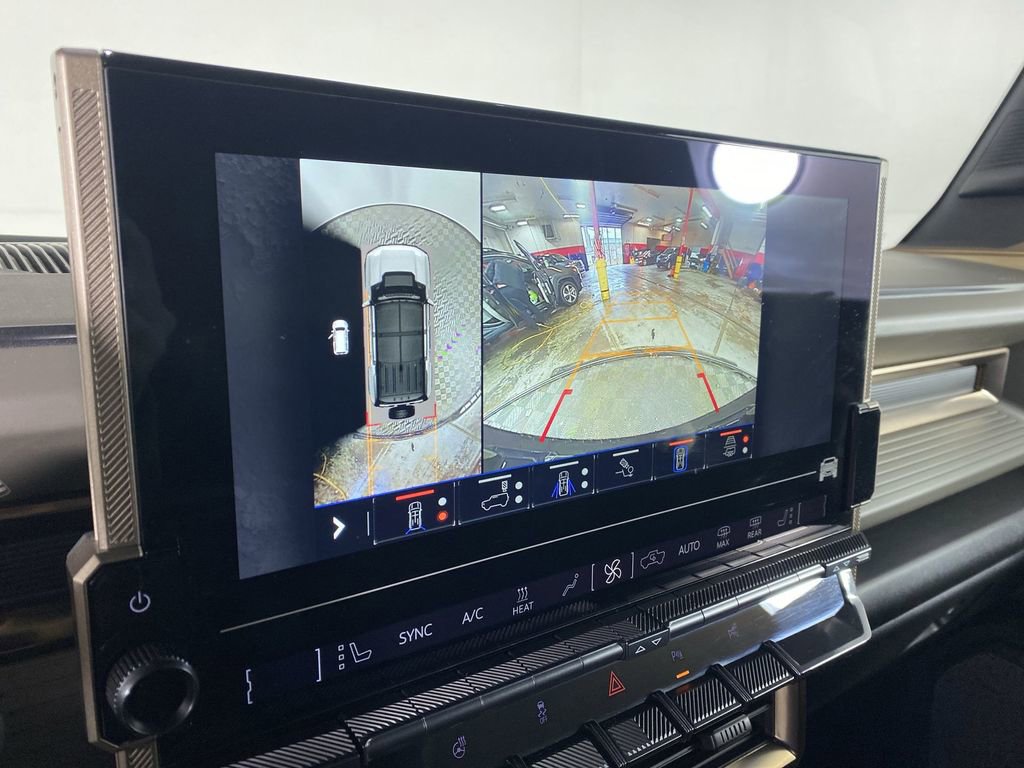 Used 2025 GMC Hummer EV 2X image 18