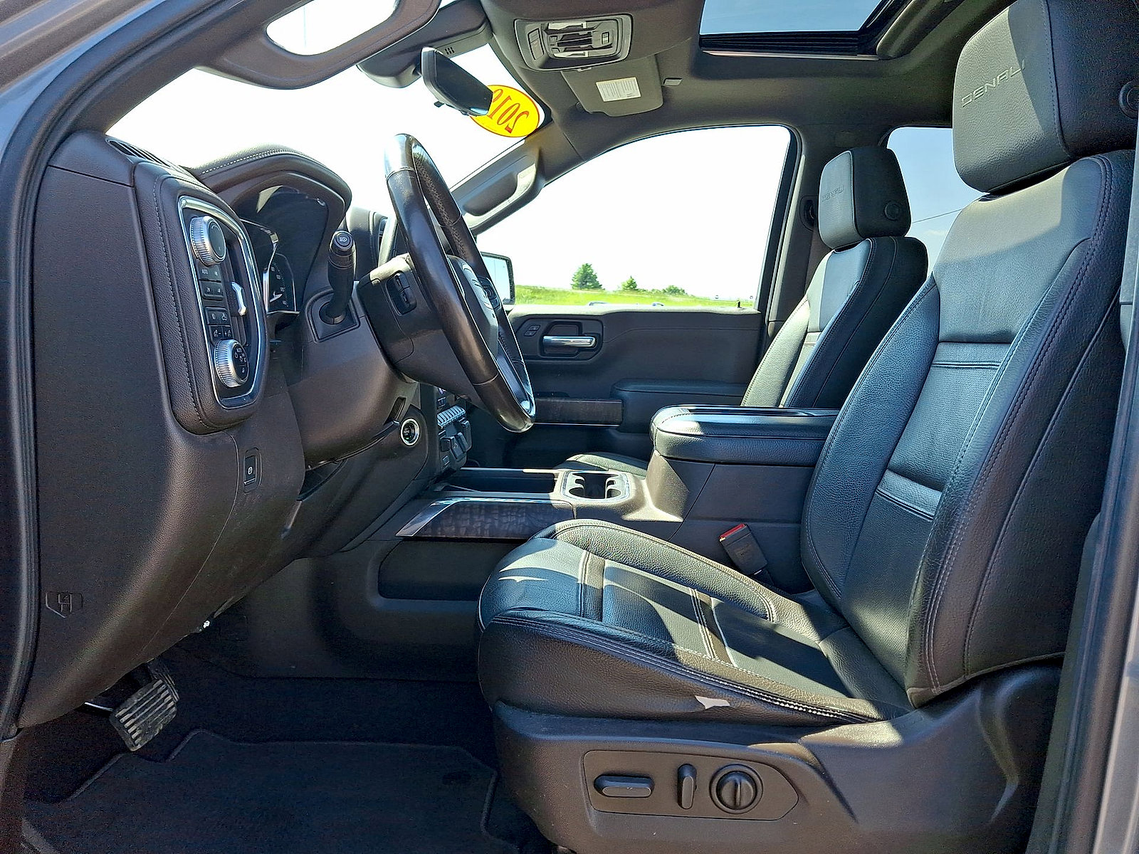 Used 2019 GMC Sierra 1500 Denali w/ Denali Ultimate Package AWD/4WD image 11