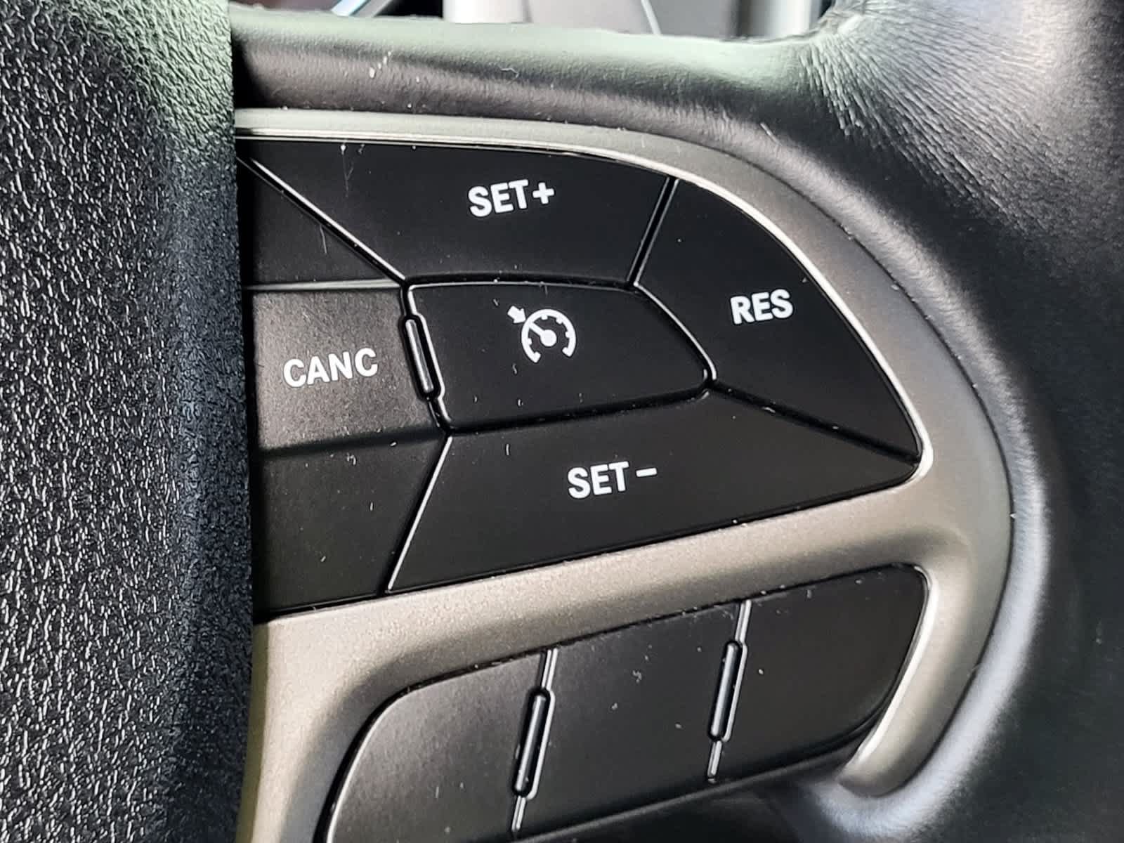 Used 2017 Jeep Grand Cherokee Altitude AWD/4WD image 17