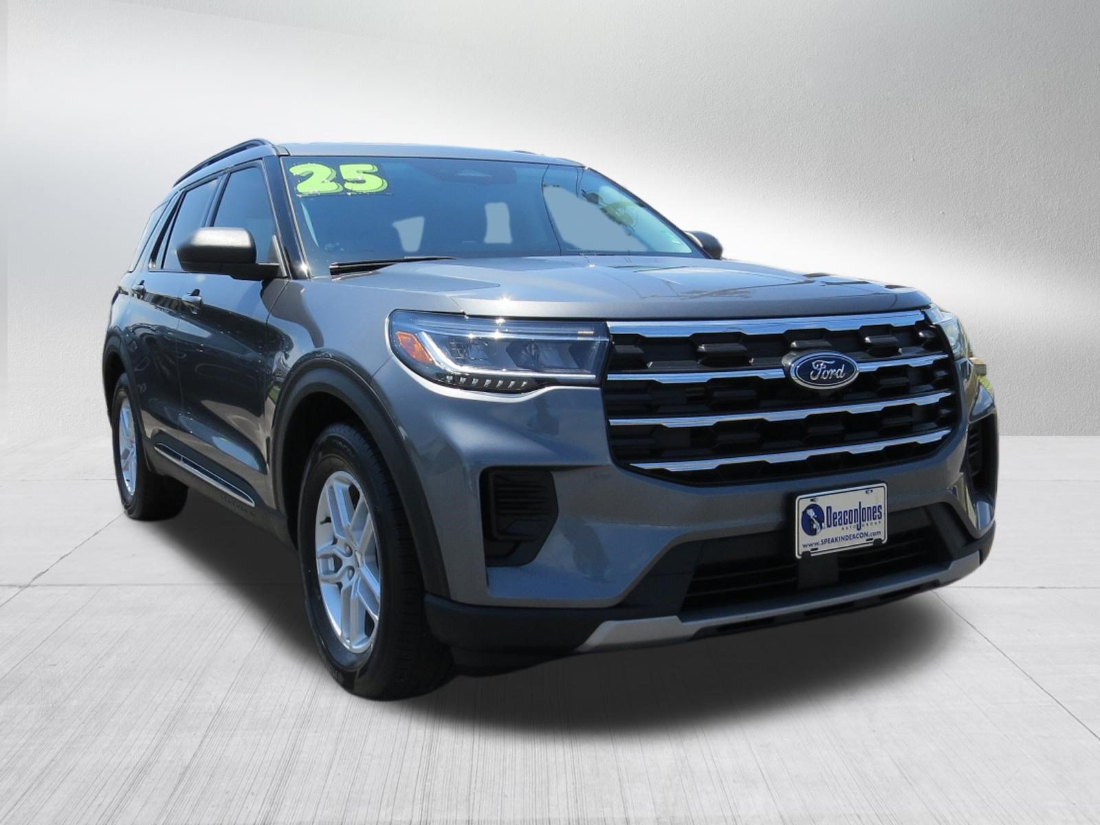 Used 2025 Ford Explorer Active RWD image 9