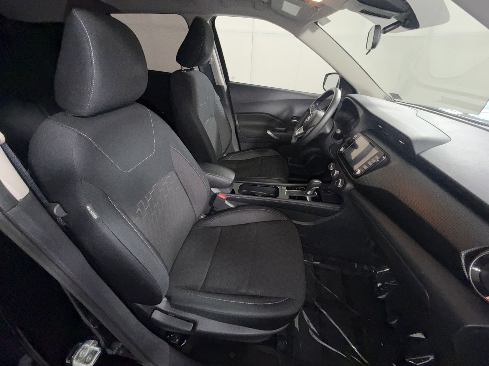 Used 2024 Nissan Kicks SV FWD image 25