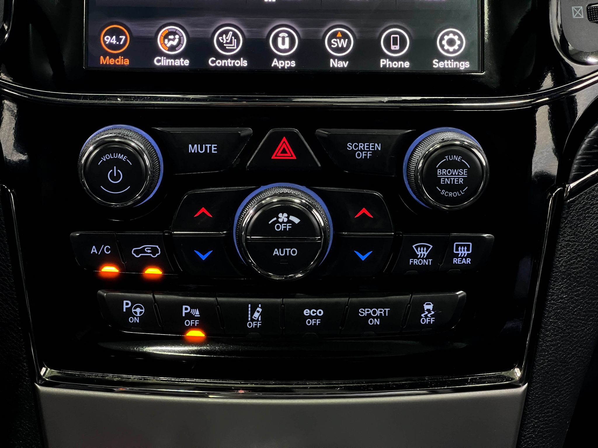 Used 2020 Jeep Grand Cherokee High Altitude AWD/4WD image 25
