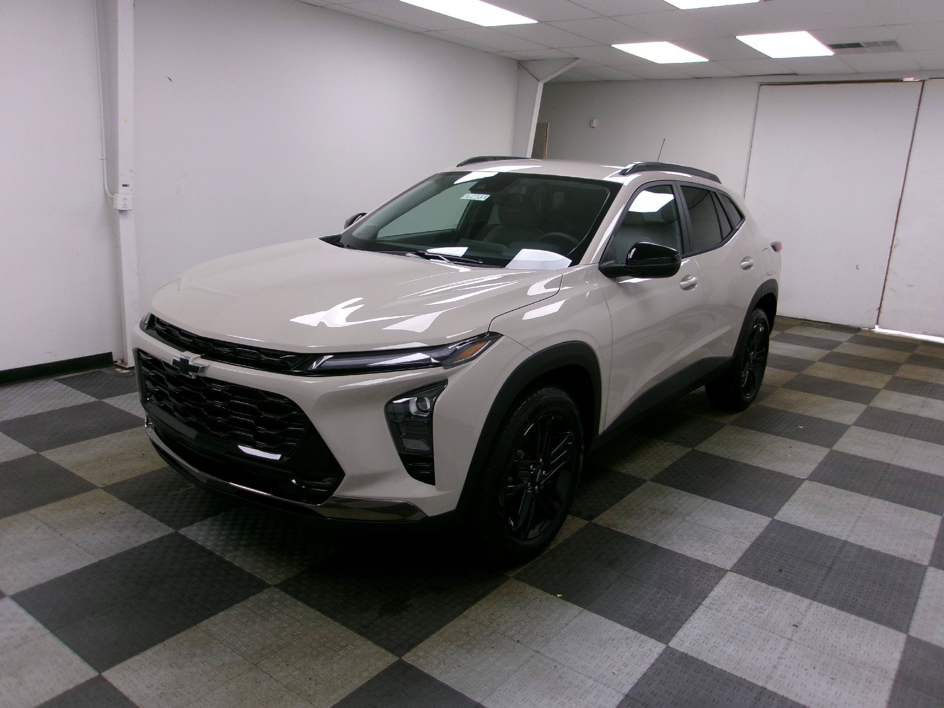 New 2026 Chevrolet Trax ACTIV w/ Driver Confidence Package FWD image 1