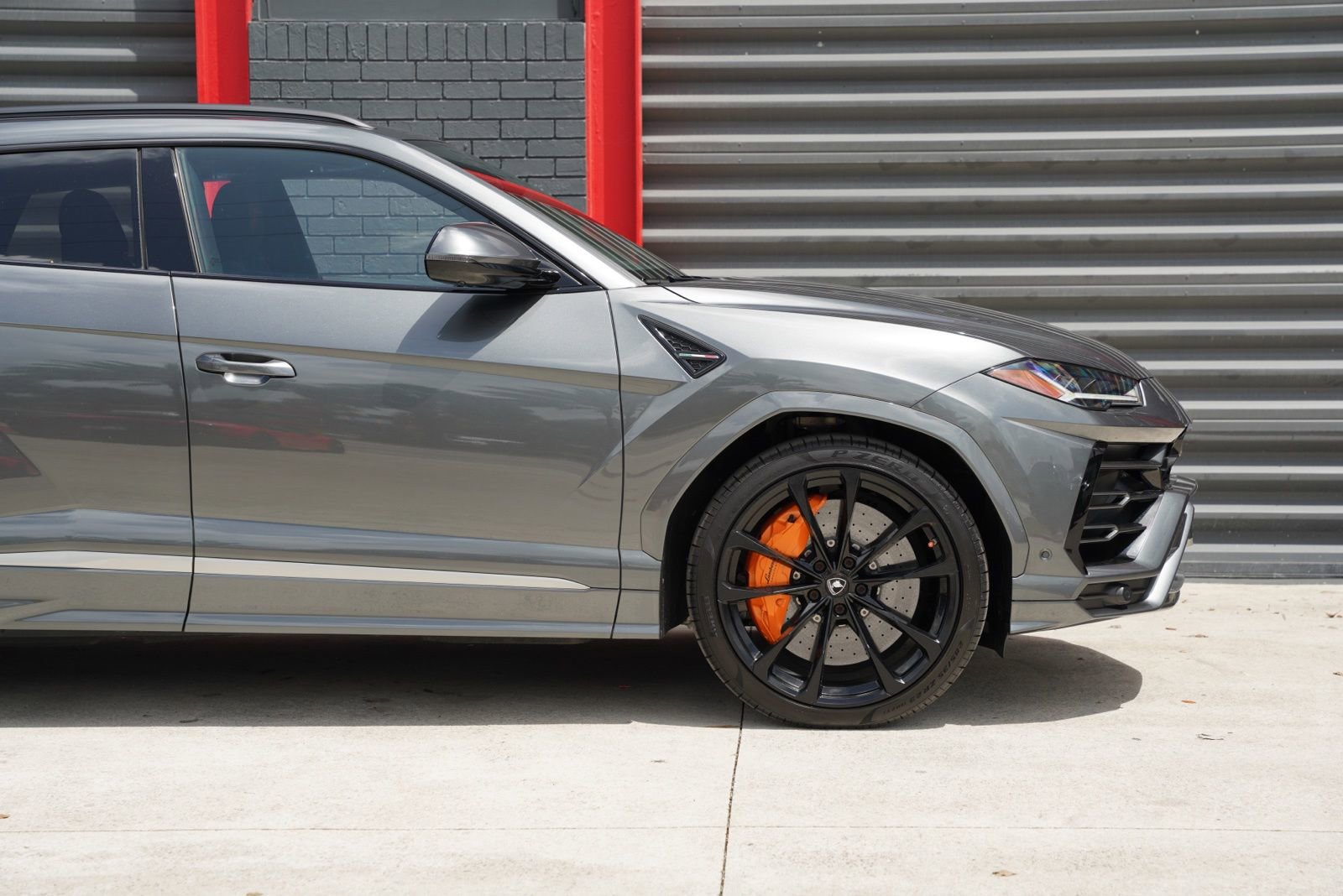 Used 2020 Lamborghini Urus video 2