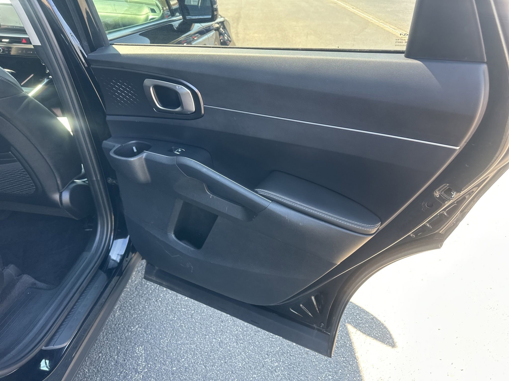 Used 2024 Kia Sorento S image 16