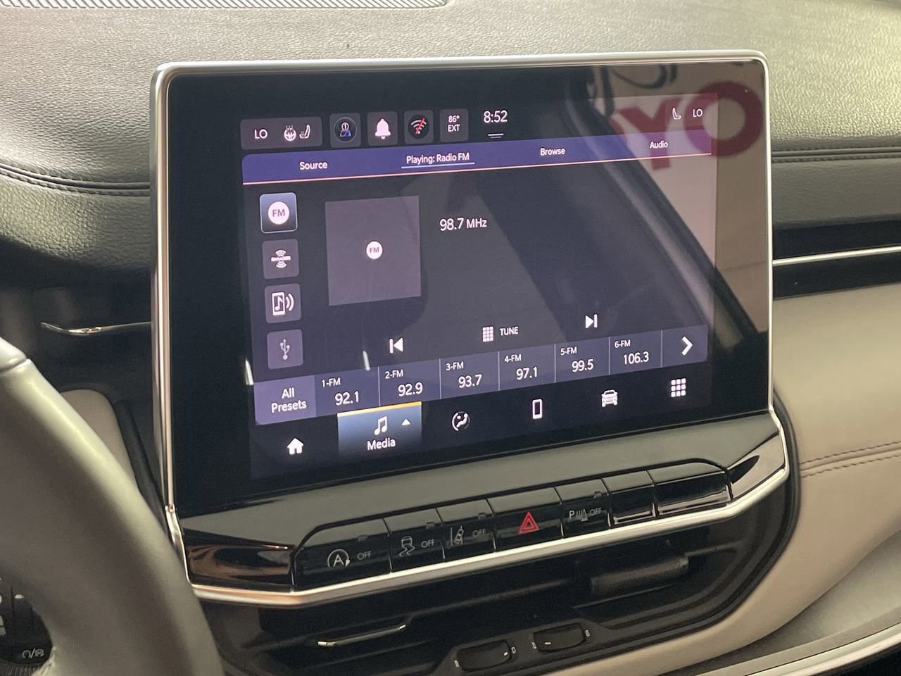 Used 2025 Jeep Compass Limited AWD/4WD image 15