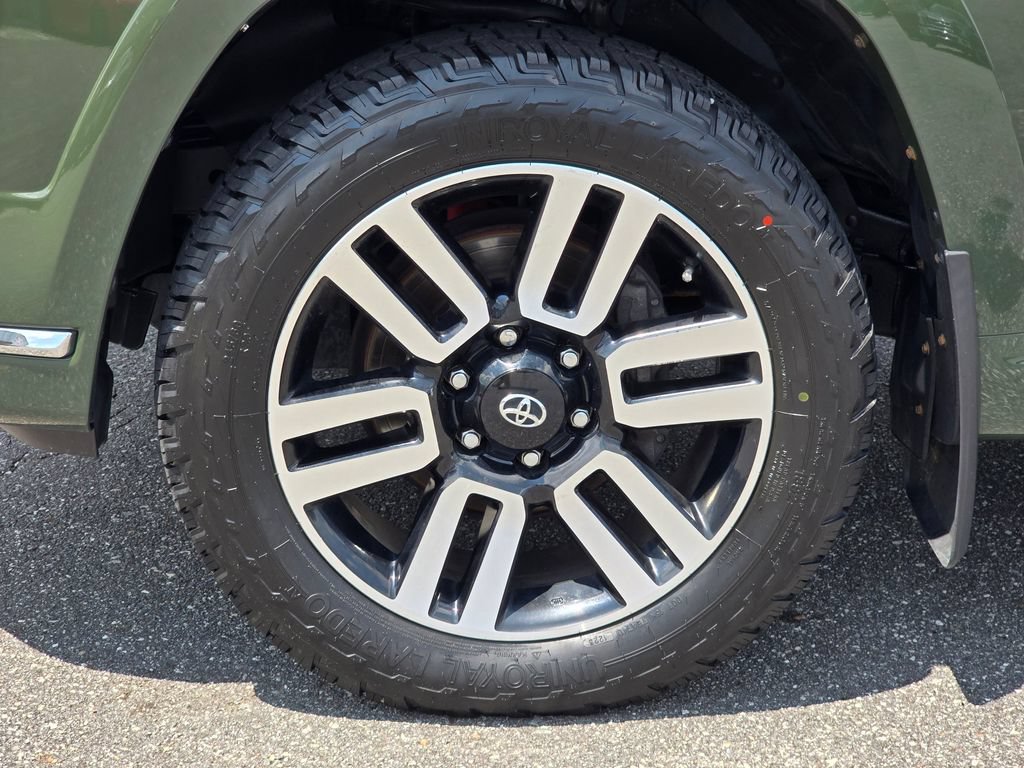 Used 2022 Toyota 4Runner Limited AWD/4WD image 27