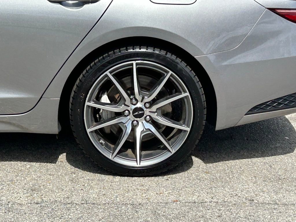 Used 2024 Genesis G70 2.5T image 9