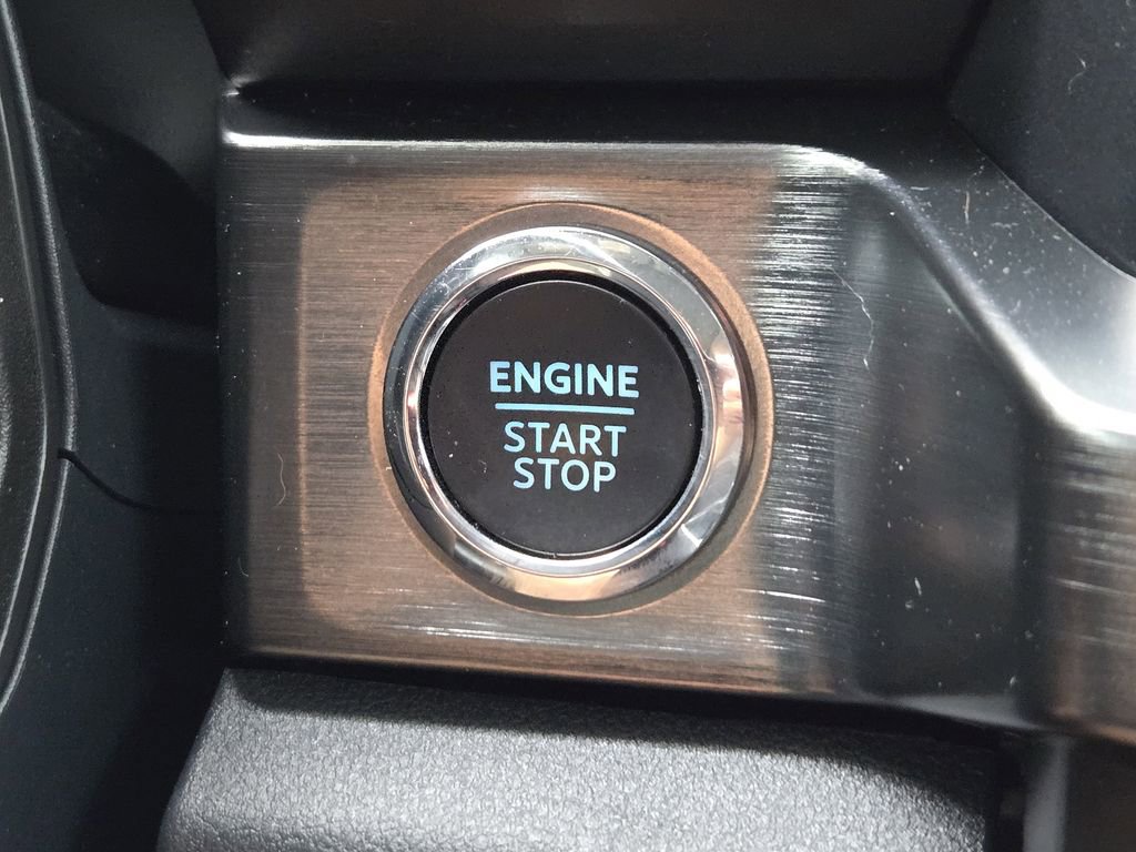 Used 2023 Ford F250 Lariat w/ Lariat Ultimate Package AWD/4WD image 16