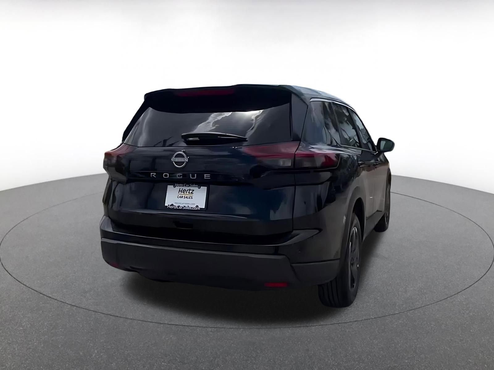 Used 2025 Nissan Rogue SV FWD image 14
