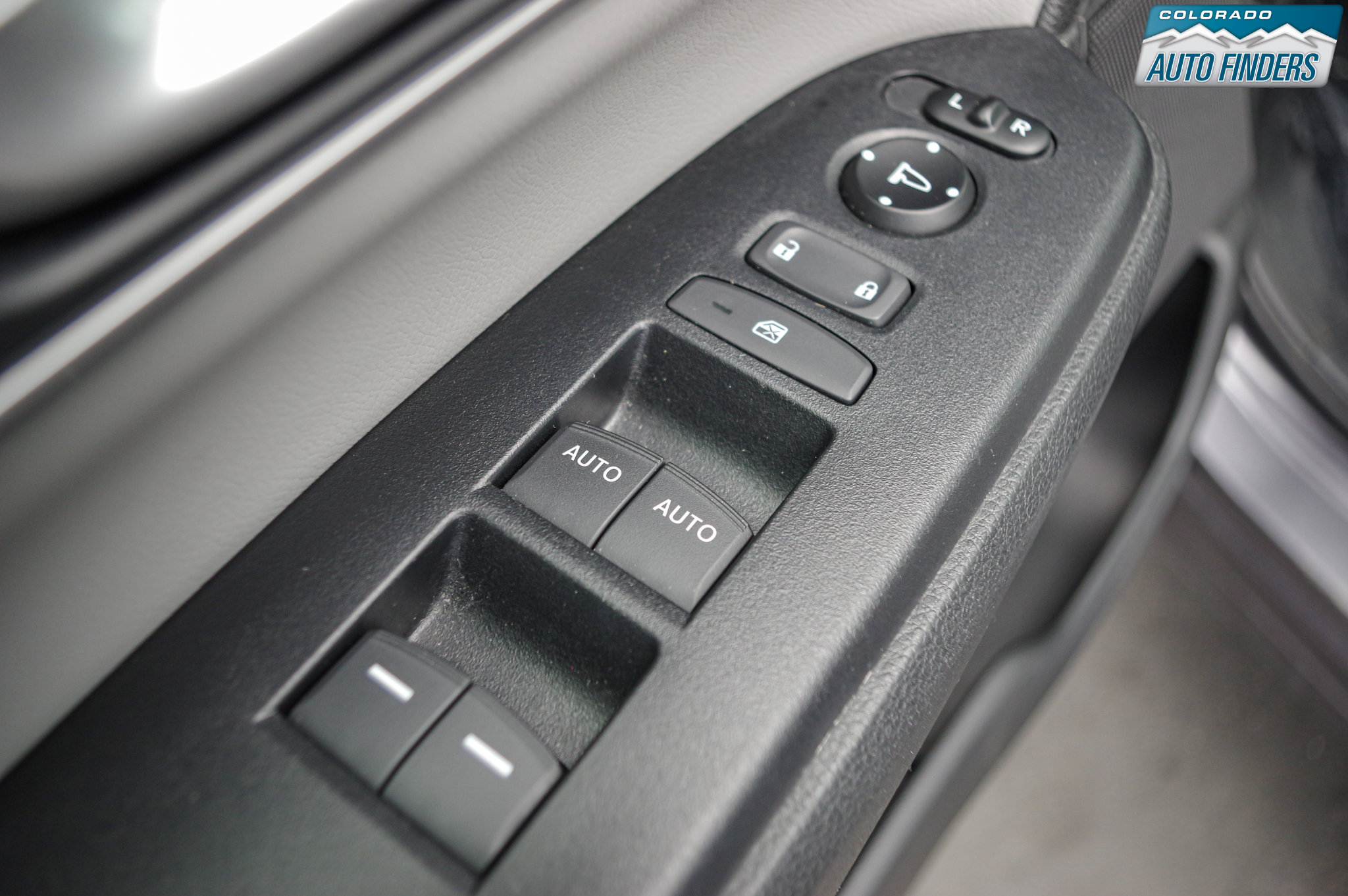 Used 2020 Honda CR-V EX-L image 11