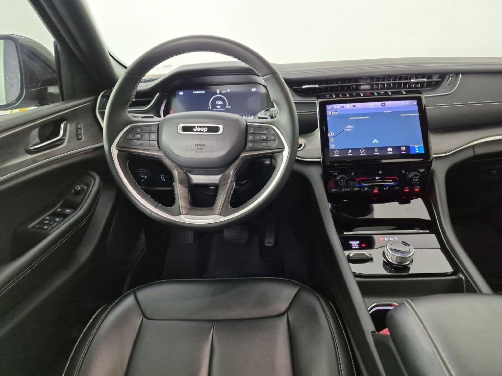 Used 2024 Jeep Grand Cherokee Limited w/ Black Appearance Package AWD/4WD image 33