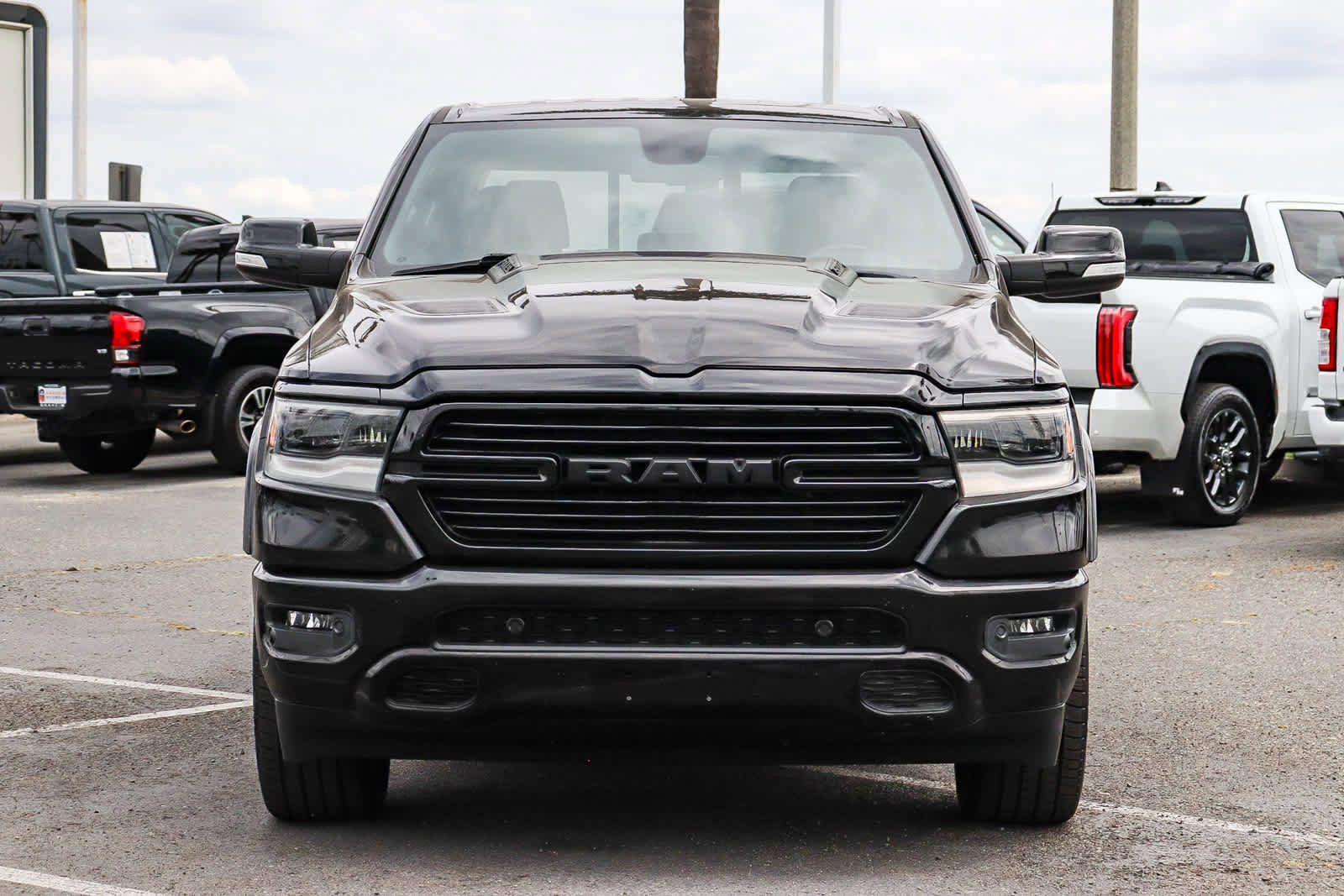 Used 2019 RAM 1500 Laramie RWD image 2