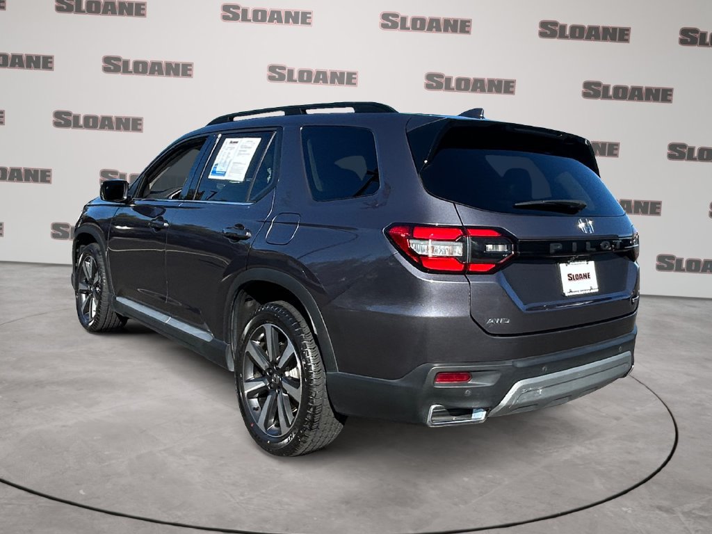 Certified 2024 Honda Pilot Touring image 3
