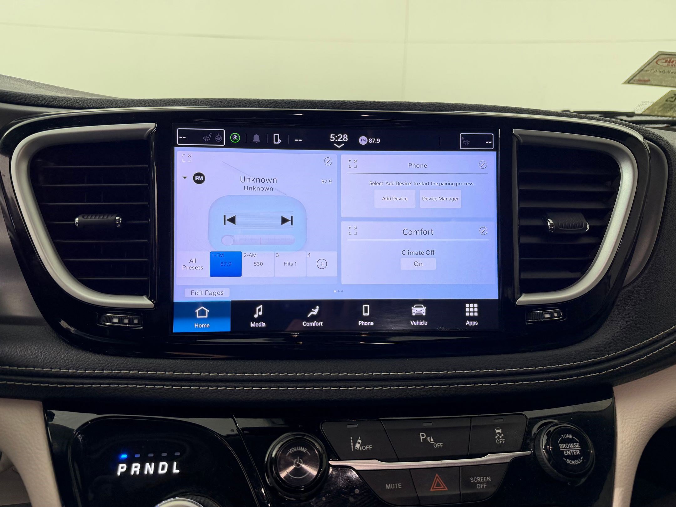 Used 2022 Chrysler Pacifica Touring-L image 26