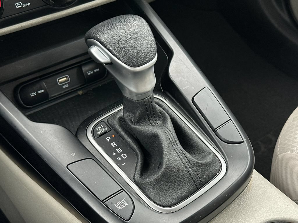 Used 2025 Kia Soul LX w/ LX Technology Package FWD image 20