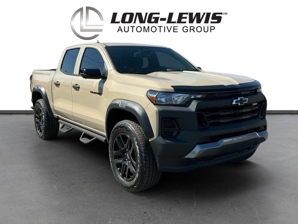 Used 2023 Chevrolet Colorado Trail Boss w/ Technology Package AWD/4WD image 10