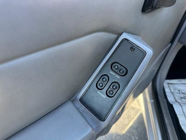 Used 1993 Ford Mustang LX image 11