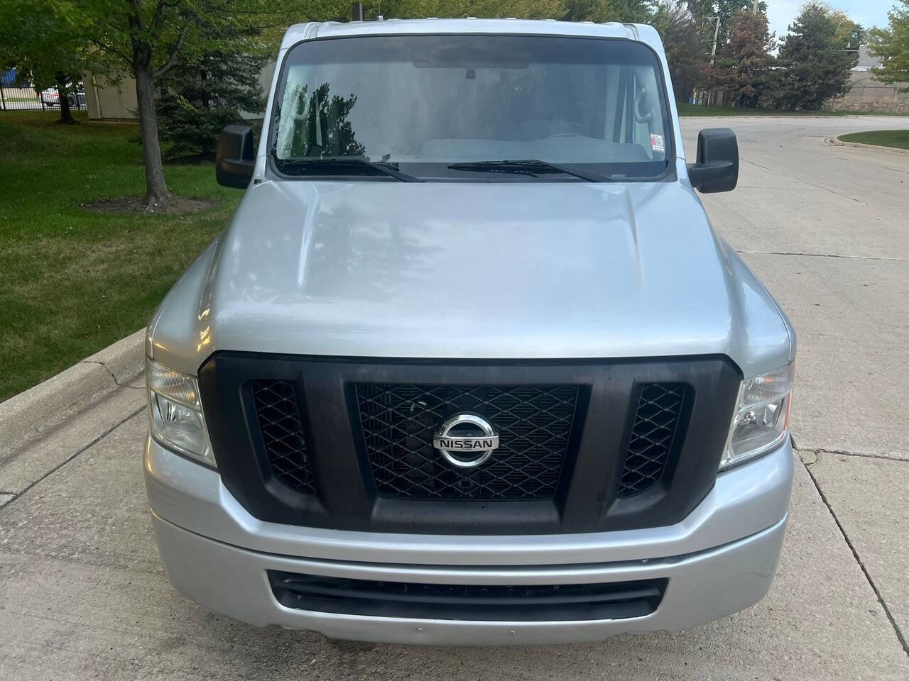 Used 2019 Nissan NV 3500 S image 2