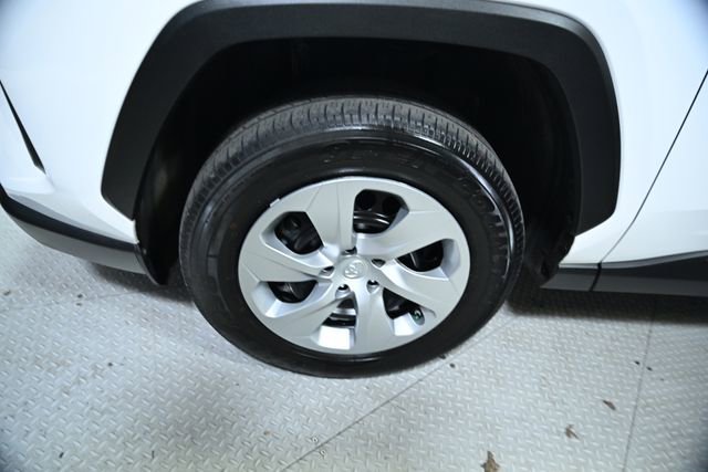 Used 2022 Toyota RAV4 LE image 18