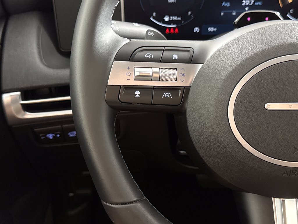Certified 2025 Hyundai Tucson SEL FWD image 17