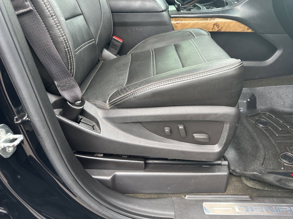 Used 2016 GMC Yukon XL Denali w/ Open Road Package image 26