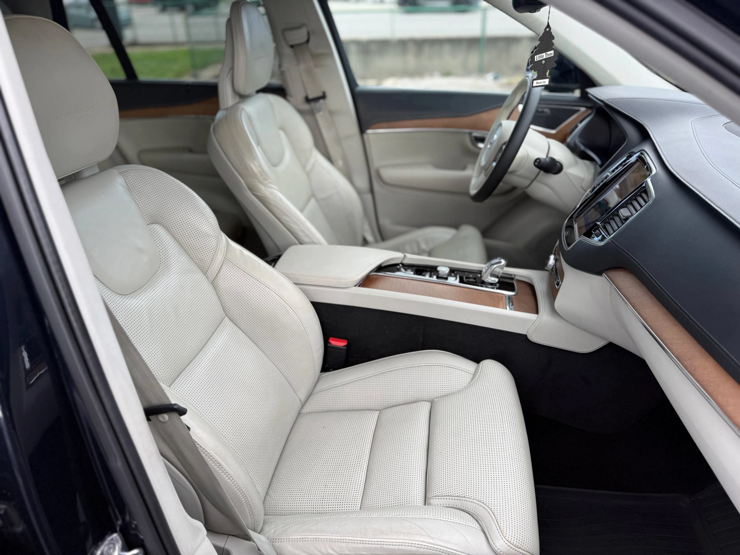 Used 2017 Volvo XC90 T8 Inscription w/ Vision Package AWD/4WD image 20