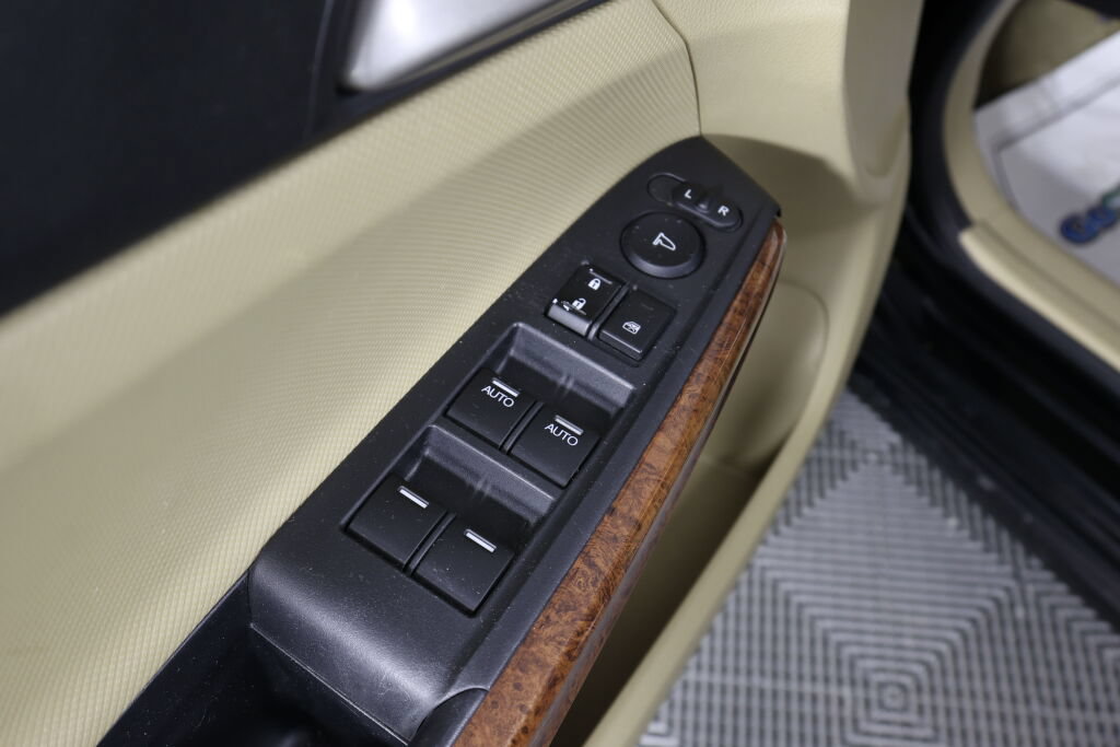 Used 2012 Honda Accord EX image 32