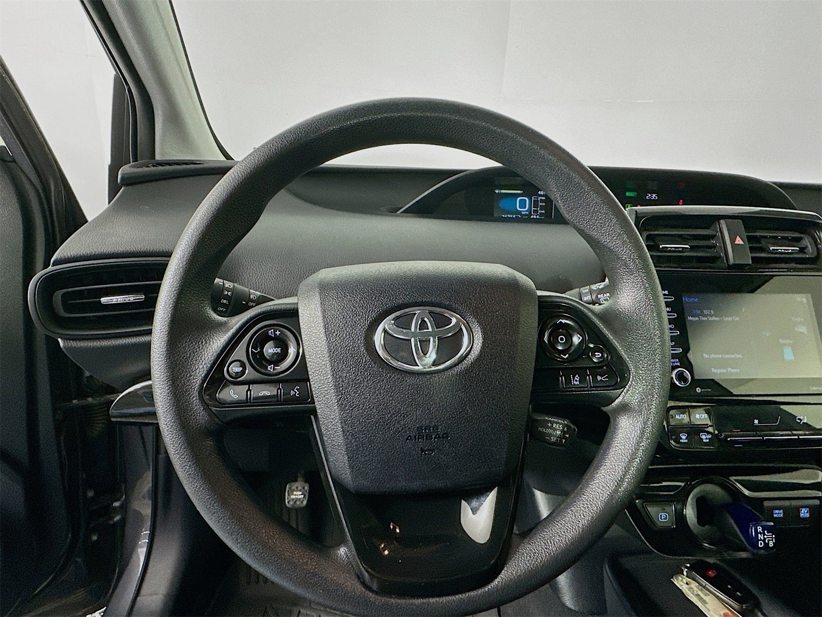 Used 2021 Toyota Prius LE image 11