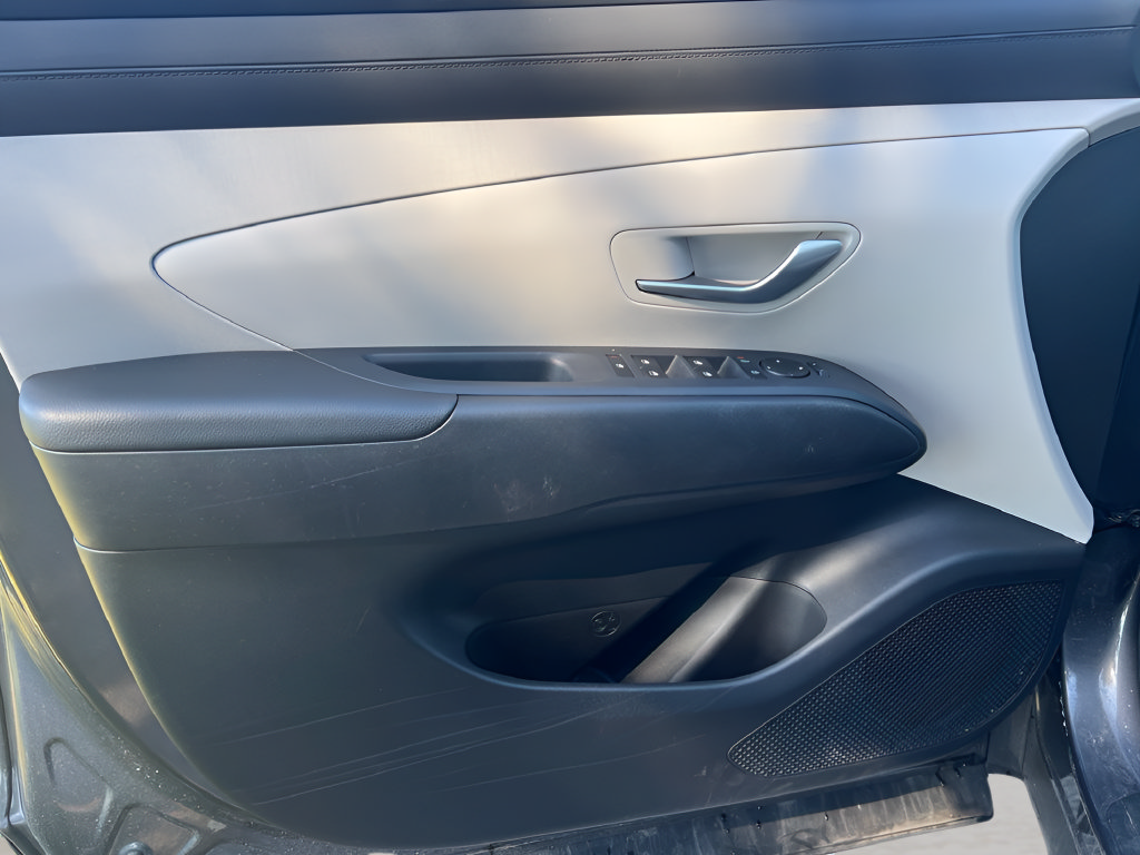 Used 2025 Hyundai Tucson SEL AWD/4WD image 16