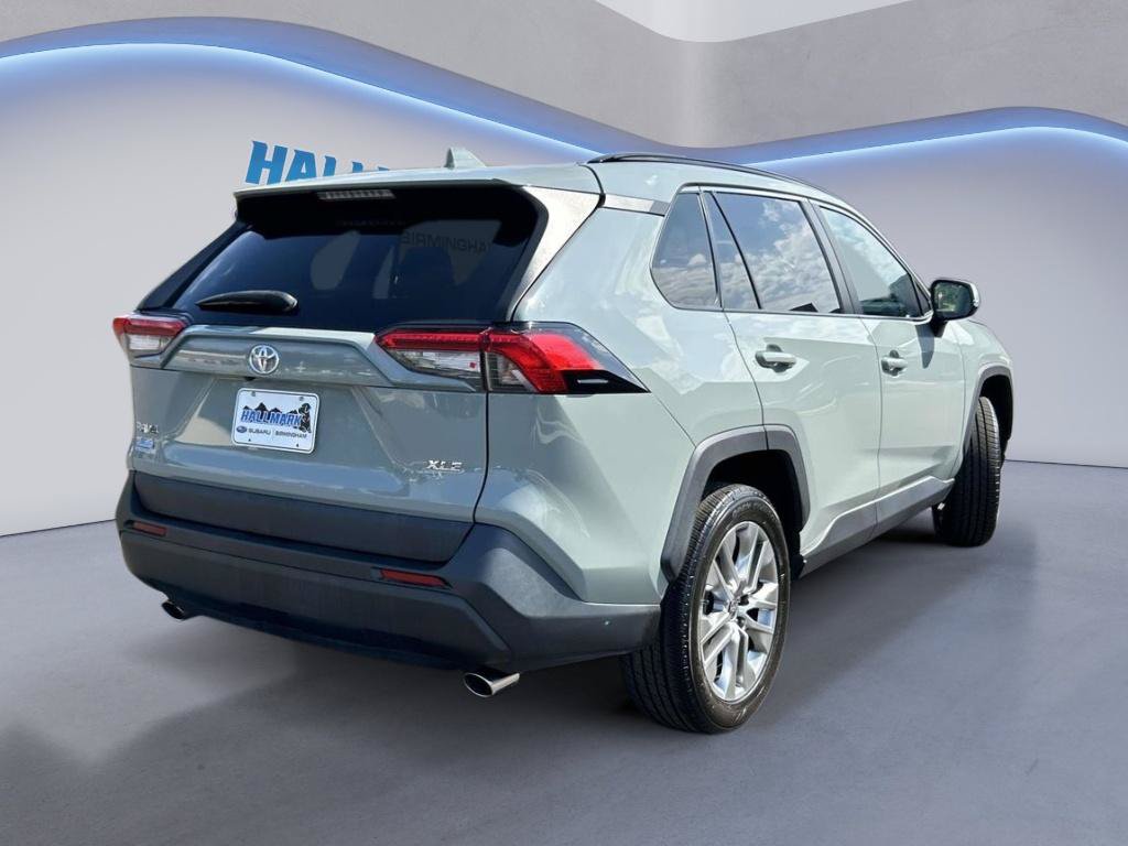 Used 2022 Toyota RAV4 XLE Premium FWD image 3