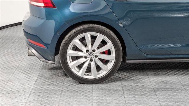Used 2018 Volkswagen GTI SE image 37
