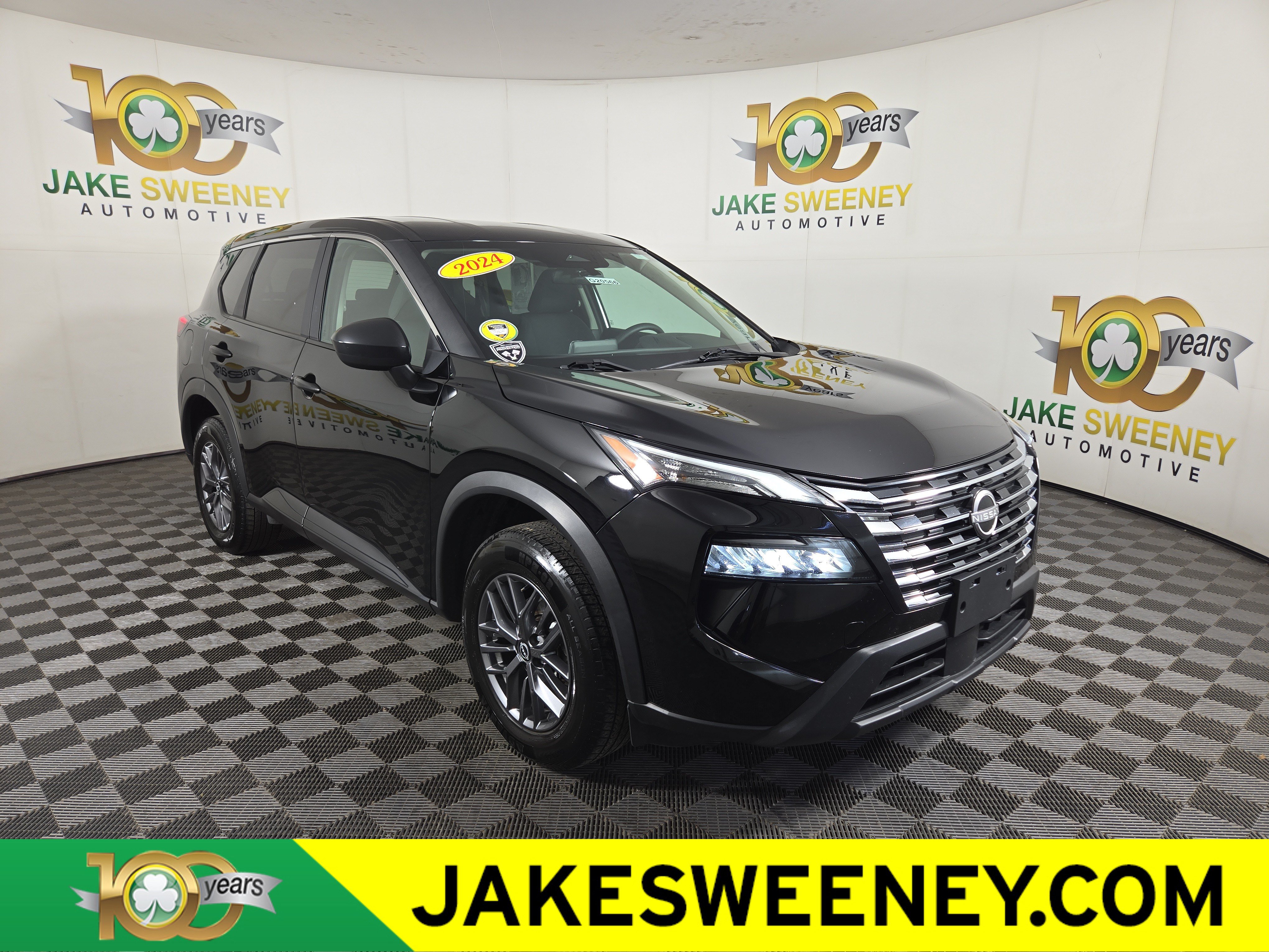 Used 2024 Nissan Rogue S AWD/4WD image 1