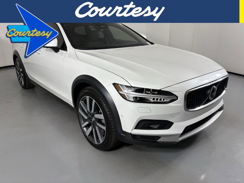 Used 2025 Volvo V90 B6 Cross Country Plus w/ Protection Package Premier image 1